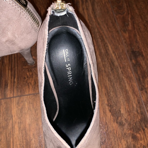 Beige/tan heeled booties - Picture 2 of 5